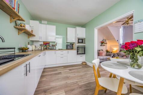 23D Stubbington Avenue, Copnor-Small-PorticoMarket