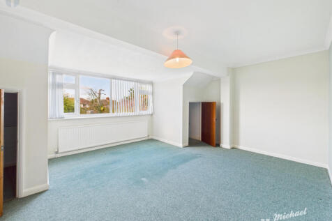 CAM03852G0-PR0480-STILL010