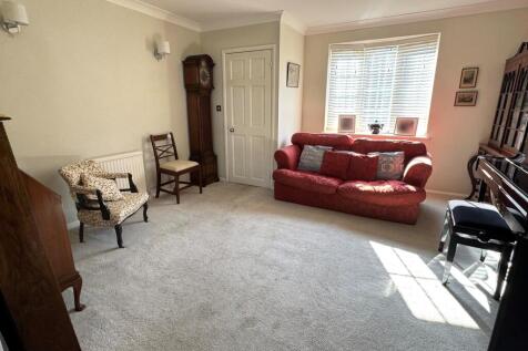 Lounge Left