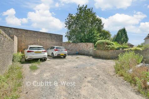 Driveway/Parking