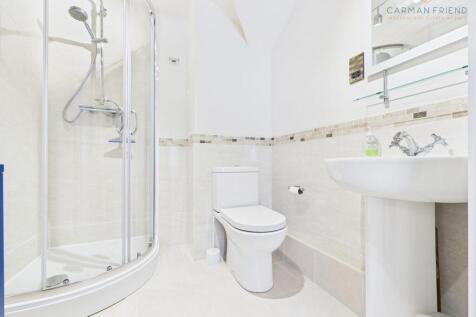 Ensuite to Bedroom 2