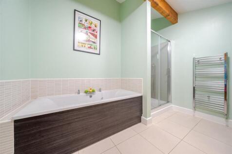 En-Suite 1