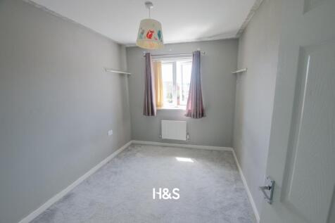 1 Berry Maud - Bedroom1.jpg