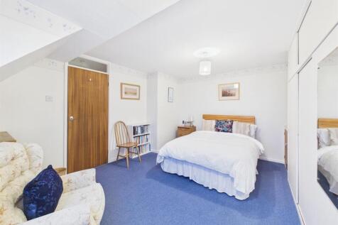 Bedroom: