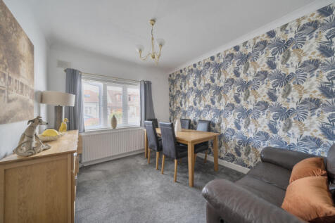 1359724-9-68da999...