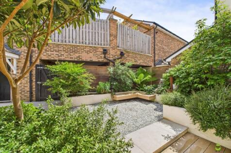 Landscaped Rear Garden James Hillier EweMove Bexle