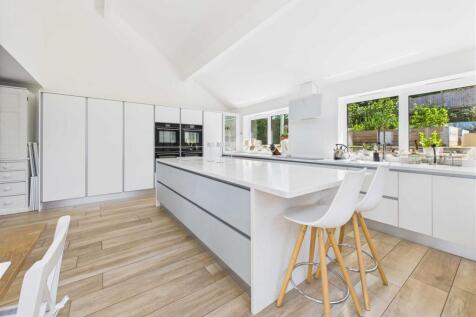 Kitchen/family room 1