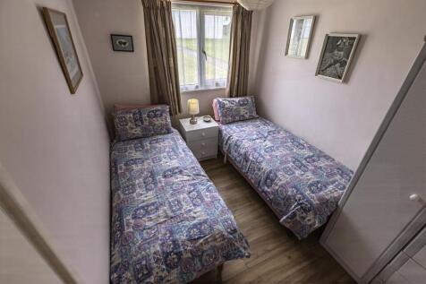 Chalet 38 bedroom 2.jpg