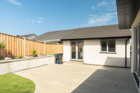 52 Hillswood Avenue