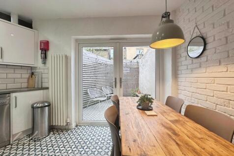 Waterloo dining a...