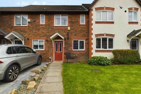 Situated in a residential estate in Sharston, Manchester just by the border with Gatley, situated in close proximity to Manchester Airport and Wythenshawe Hospital. allocated parking , recently decora