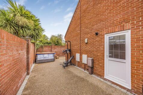 1B South Road, Drayton-PorticoMarketing-SoldBy-30.