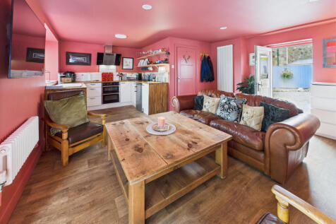 CAM03481G0-PR0115-STILL011