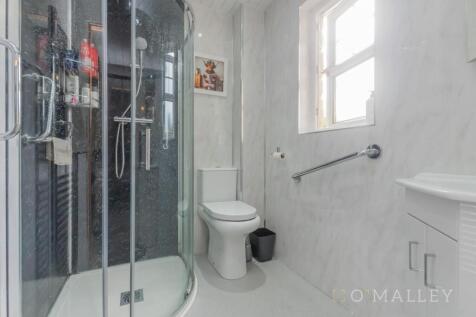 Master Bedroom En-Suite