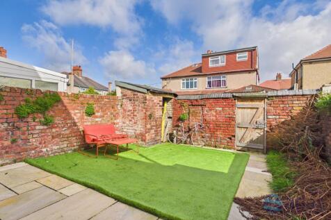 View Of The Back Yard Space