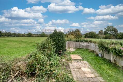 Rear Garden and adjacent fields.jpg