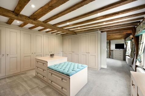 Dressing room/ Bedroom 5