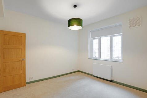 5.BEDROOM.jpg