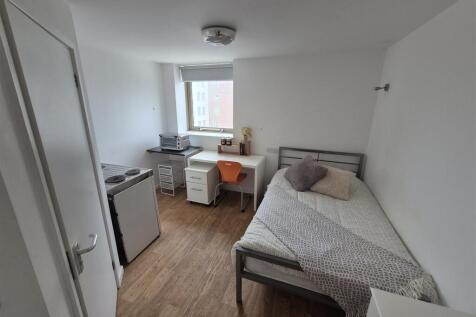 1 Bedroom Flat in BH1 3BS