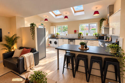 9 Bedroom Semi-Detached in YO10 3HB