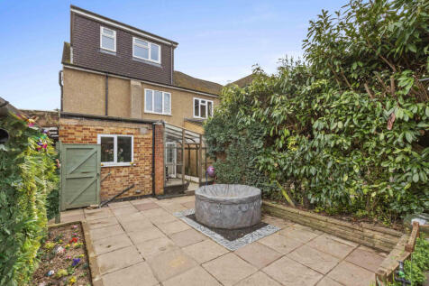 81 Seymour Park Rd, SL7 3ES (LOW RES)-16