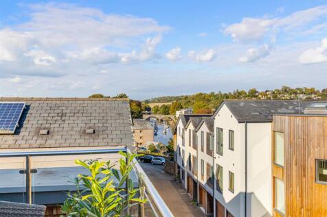 A10 - 18 Baltic Way Totnes - 250926.jpg