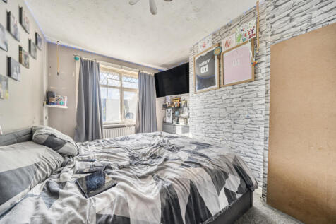 1348722-5-68beffe...