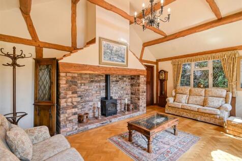 Hallonsford Cottage-16 Summer House.jpg