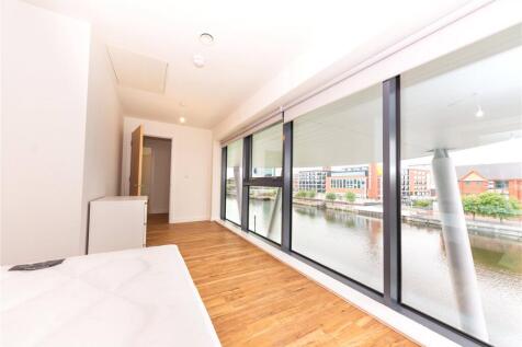 AVAILABLE 12TH OCTOBER! * Fully Furnished Modern Apartments * On-site Gym * Located in the up-and-coming Pomona Island * Balconies with Waterside Views * Fantastic Transport Links
