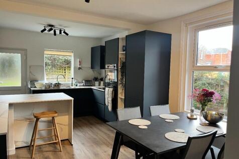 4 Bedroom Terraced in EX1 2QD