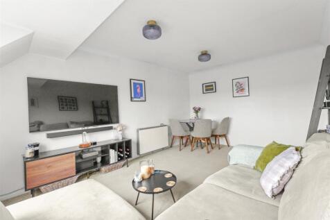 36 Windrush Court, HP13 7UL-5.jpg