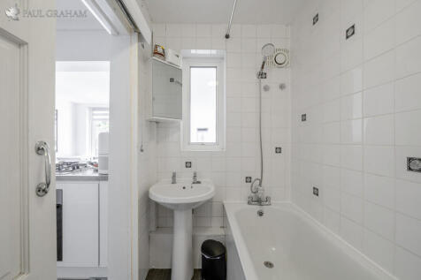 3e7b7704-d96c-413...