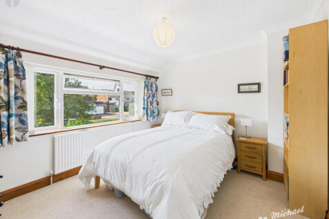 CAM03852G0-PR0396-STILL011