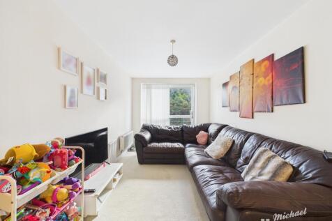 CAM02773G0-PR0360-STILL012