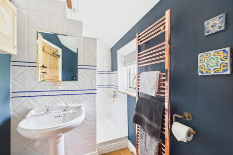 CAM02909G0-PR0442-STILL051