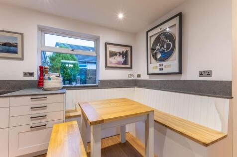 Kitchen - eating area