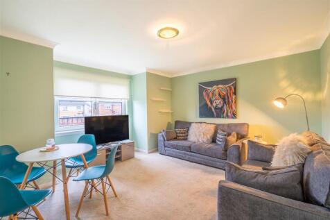 lounge-1.jpg