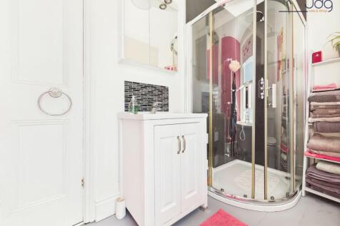 Second Floor Family Bathroom