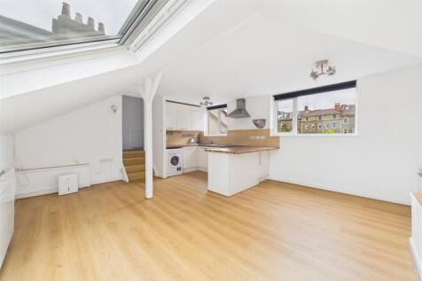 Living room 2.jpg