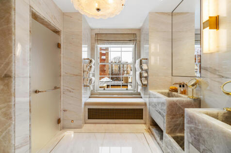 7 bed, 7 bath House in London - Photo 15