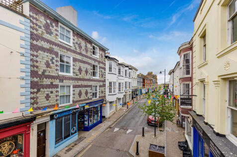 A01 - Flat 3 Hamilton Court Kingsbridge - 260428