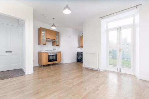 1 bed, 1 bath Flat in Leeds - Photo 2