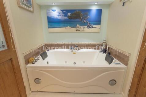 Jack and Jill Bathro