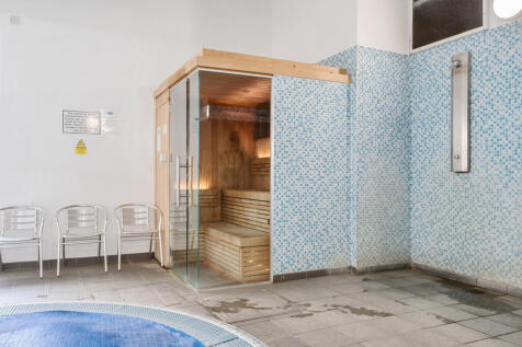 1323939-5-686e439...