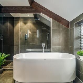 Master bedroom en-suite