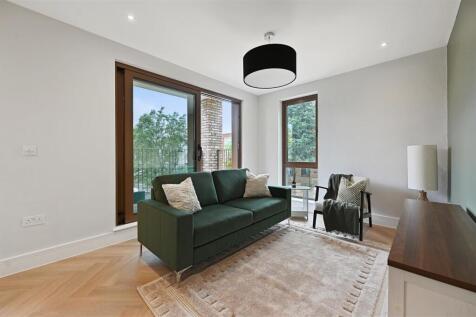 AR - Show Flat, 42 Lynton Road18 (1).JPG