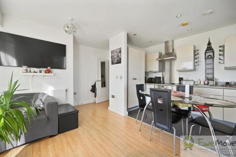 RCEWEMOVE- flat 46 luma apartments- reception 9 (1