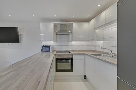 3 Bedroom Flat in S1 4QF