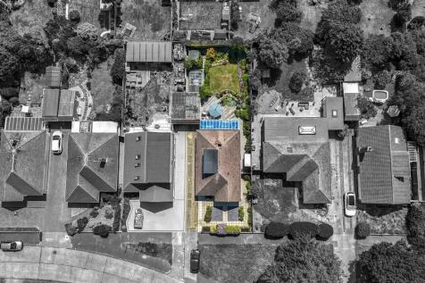 21 Singleton Crescent-002bw.jpg