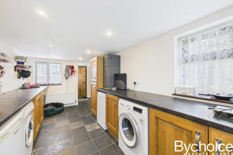 CAM05454G0-PR0080-STILL026